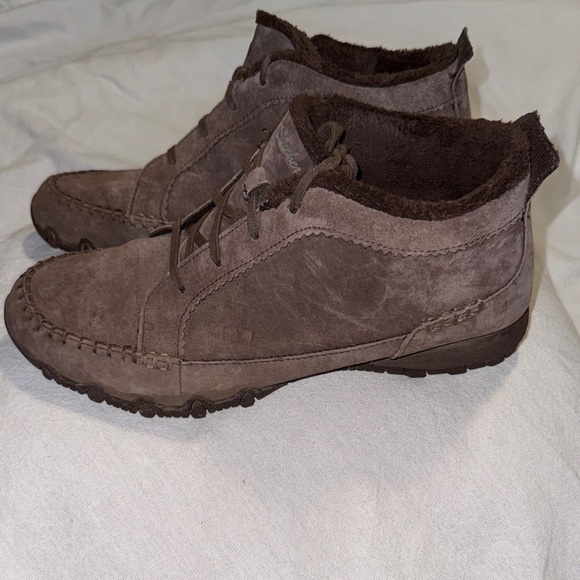 Skechers Women's Taupe Suede Athletic Shoes - Picture 1 of 9